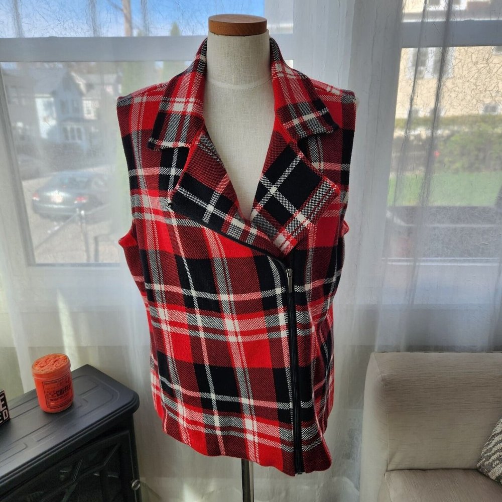 Chaps Plus Sz XXL Asymmetrical Zip Plaid Knit Vest, Red Black T4